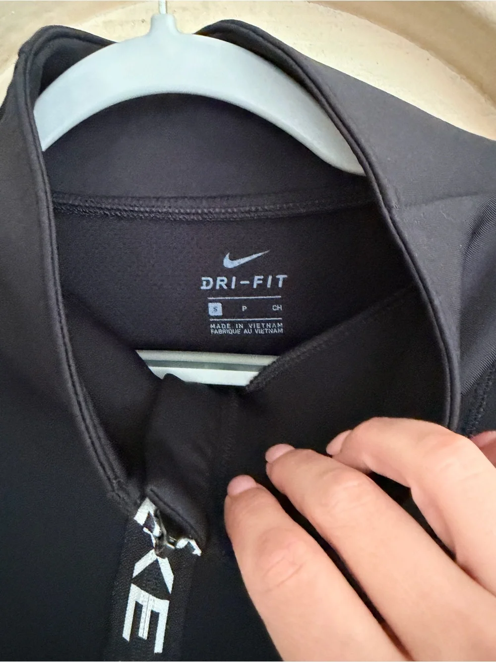 Nike Pro Dri-Fit Cropped Hoodie — Black, Gray & White Size Small
